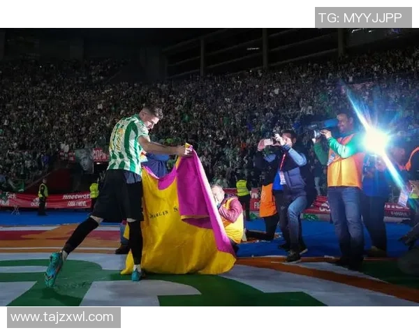 足球球星与中餐文化的完美融合：从绿茵场到舌尖上的传奇故事