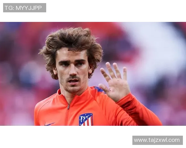 足球球星激情亲吻女记者现场瞬间引发热议网友直呼场面太过火